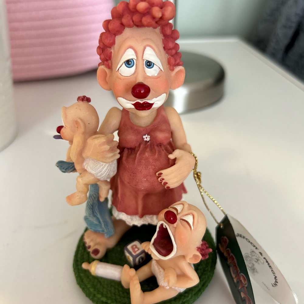 Slapstix Clown Figurine with Babies - Picture 10 of 12